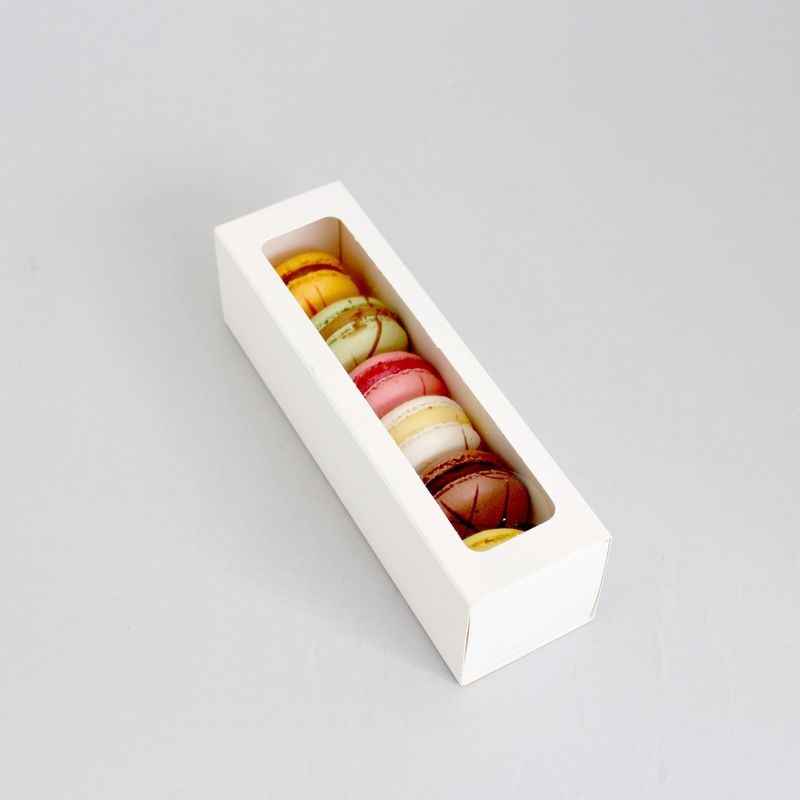 loyal-6-macaron-box-and-window-lid