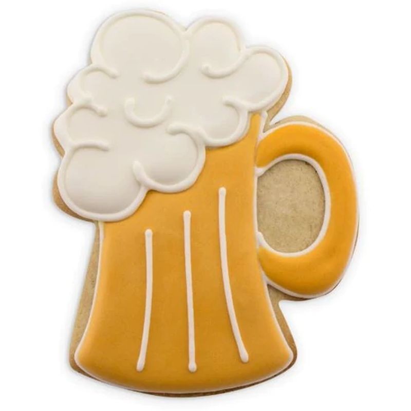 sweet-themes-beer-mug-cookie-cutter-tin