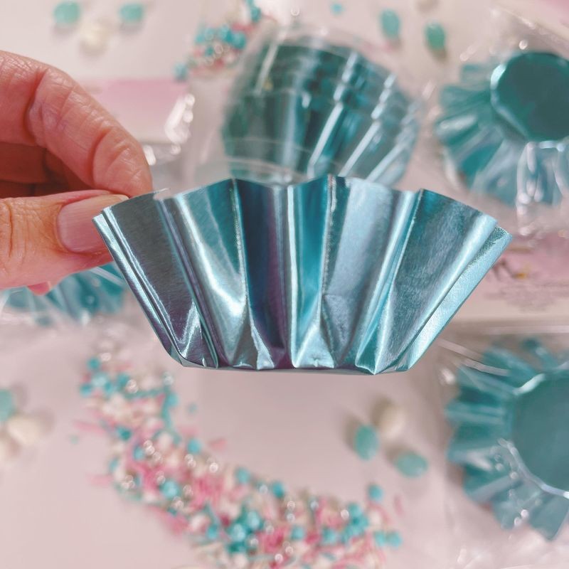 more-cuppies-powder-puff-blue-foil-cupcake-liners-24pk