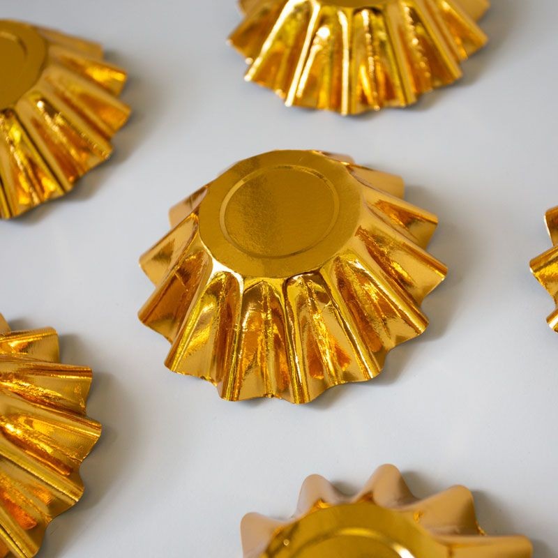 papyrus-bloom-baking-cups-gold-24-pack