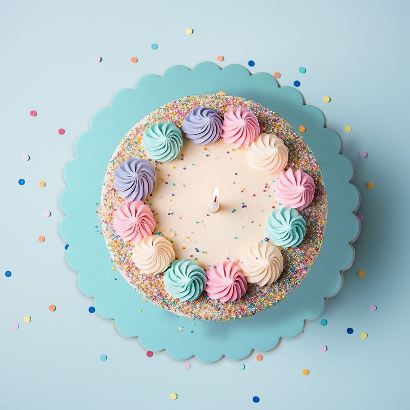 papyrus-co-scalloped-cake-board-10-inch-pastel-blue