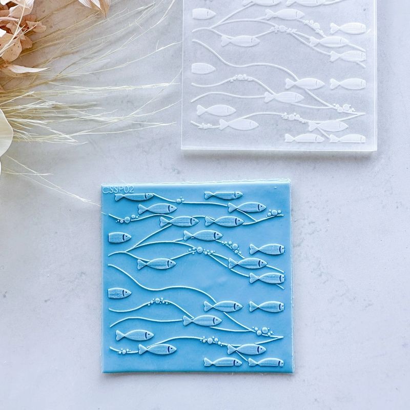 cake-sera-sera-school-of-fish-pattern-debosser