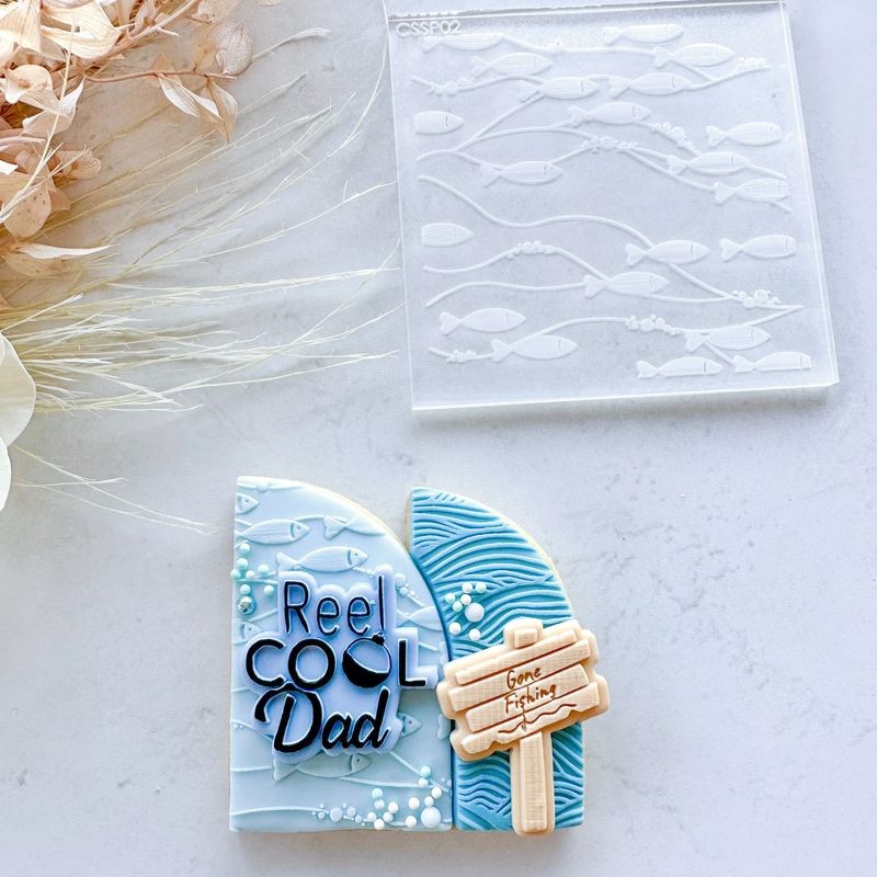 cake-sera-sera-school-of-fish-pattern-debosser