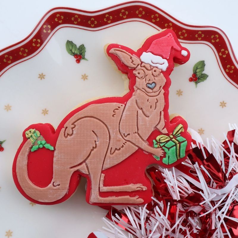 ccc-christmas-kangaroo-debosser-cutter-set
