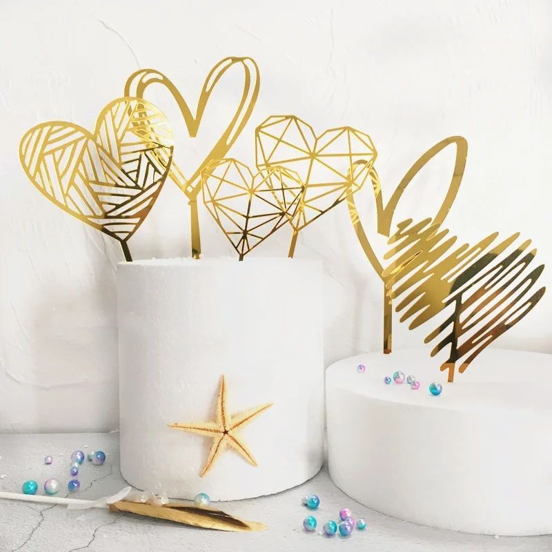 cake-topper-gold-acrylic-geo-heart-budget-topper