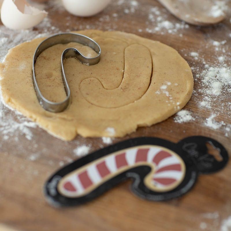 coo-kie-candy-cane-cookie-cutter