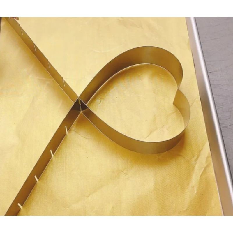adjustable-heart-cake-baking-ring