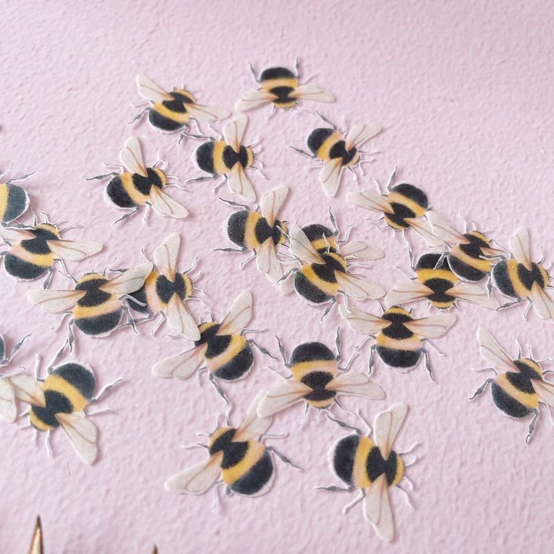 moreish-edible-wafer-paper-bumble-bees-precut-packs-of-24