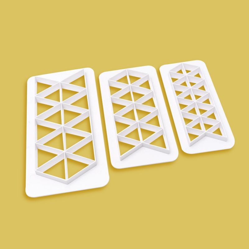 sugar-crafty-equilateral-triangle-maxi-cutter
