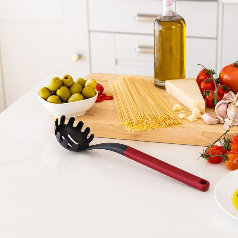 kitchenaid-pasta-server-empire-red-34cm