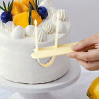 curved-piping-tool-for-buttercream