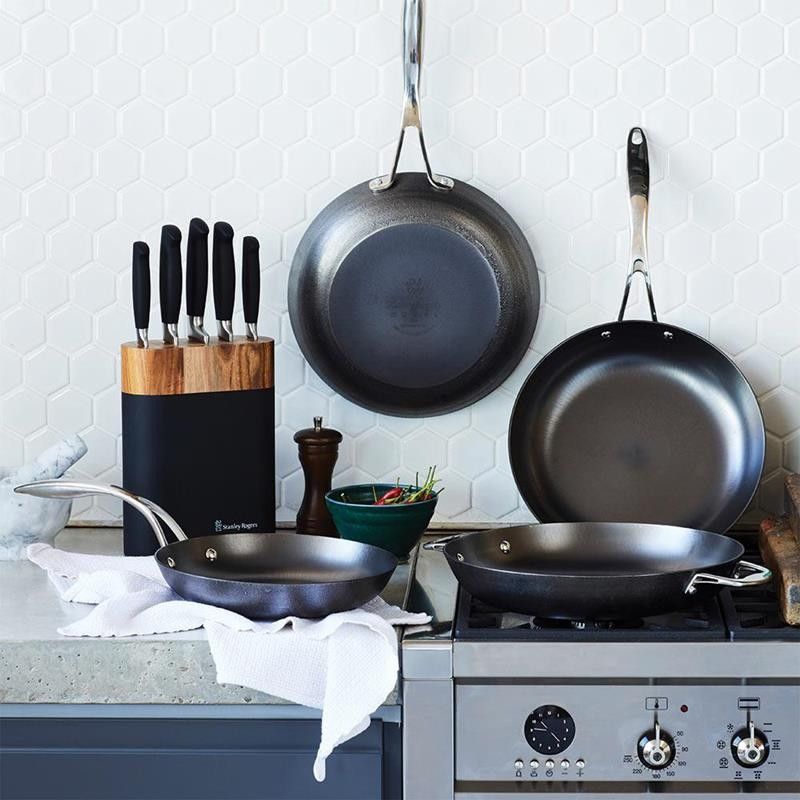 stanley-rogers-light-weight-cast-iron-frypan-24cm